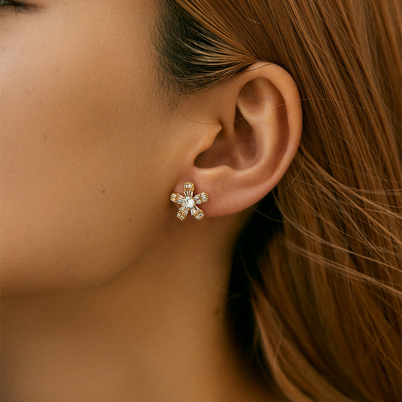 Inlaid Zircon Flower Design Simple Stud Earrings
