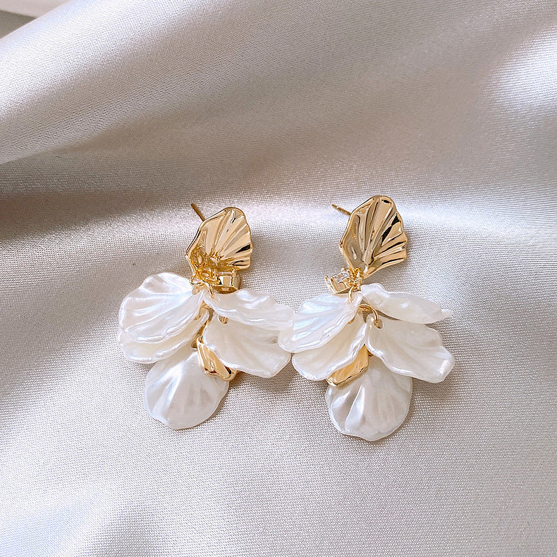 Graceful Flower Earrings – Perfect for Any Occasion