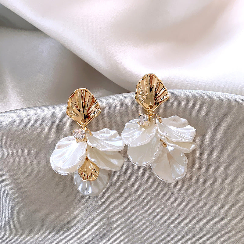 Graceful Flower Earrings – Perfect for Any Occasion