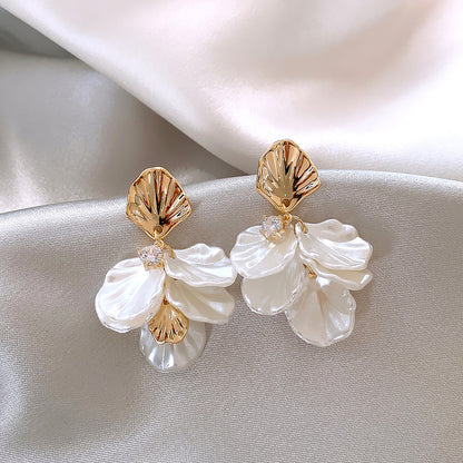 Graceful Flower Earrings – Perfect for Any Occasion